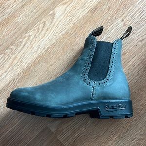 6.5 W (US) / 3.5 (AUS) Blundstone High Top Chelsea in Rustic Black